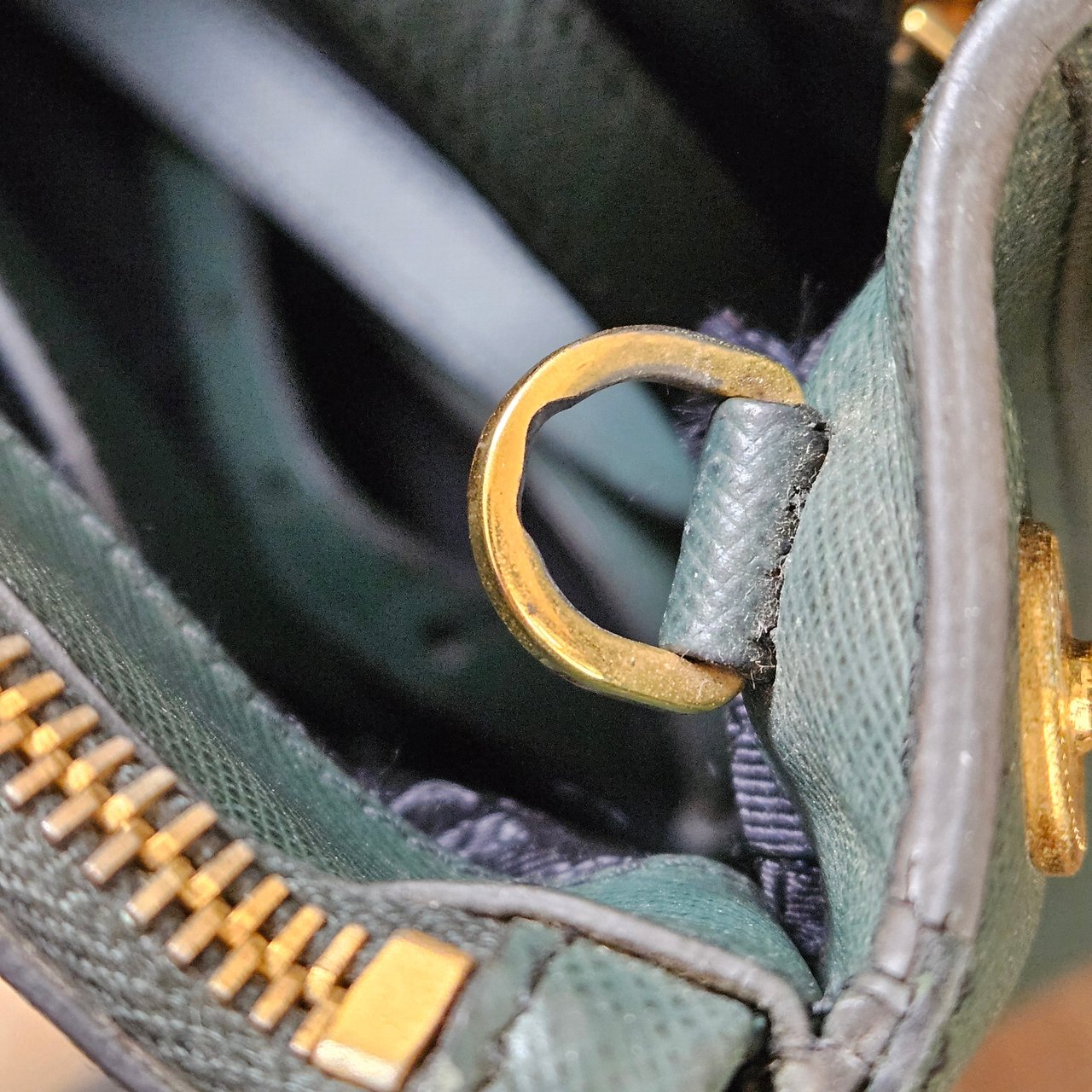 Prada Prada Green Saffiano Leather Galleria Handbag Groen