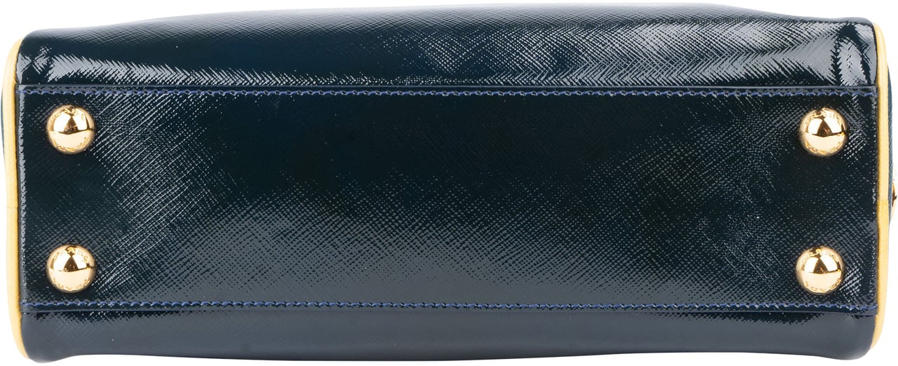 Prada Prada Saffiano Patent Leather Vernice Pyramid Handbag Blauw