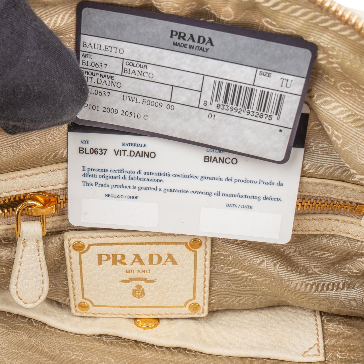 Prada White Calfskin Vitello Handbag Wit