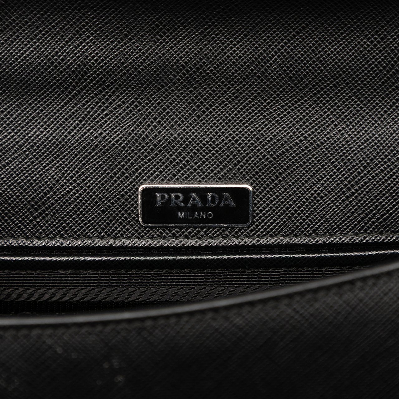 Prada Saffiano Lux Sound Lock Crossbody Zwart