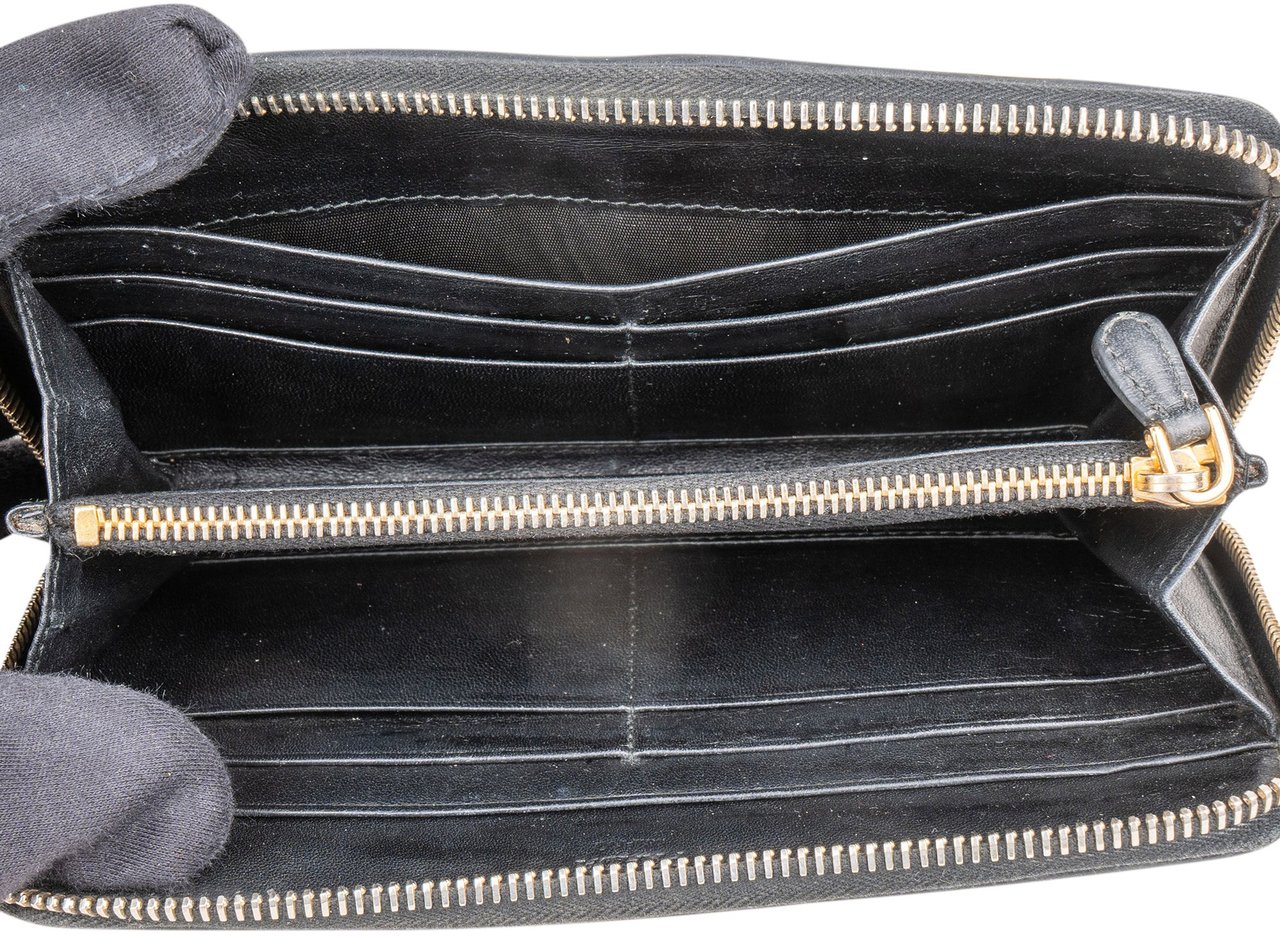 Prada Prada Quilted Leather Wallet Zwart