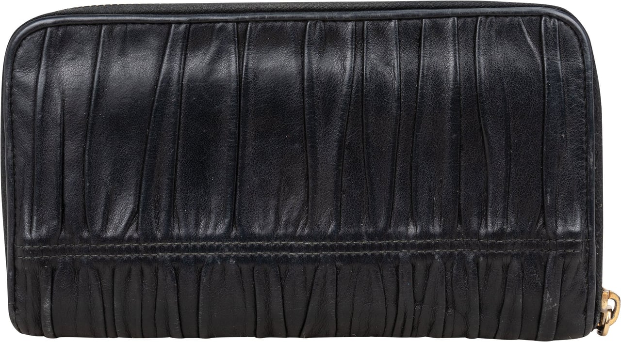 Prada Prada Quilted Leather Wallet Zwart