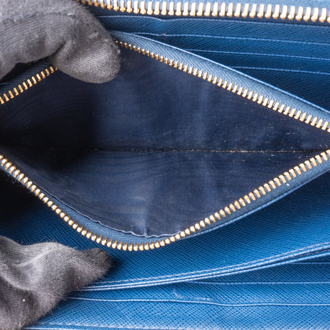 Prada Prada Blue Saffiano Leather Triangle Wallet Blauw