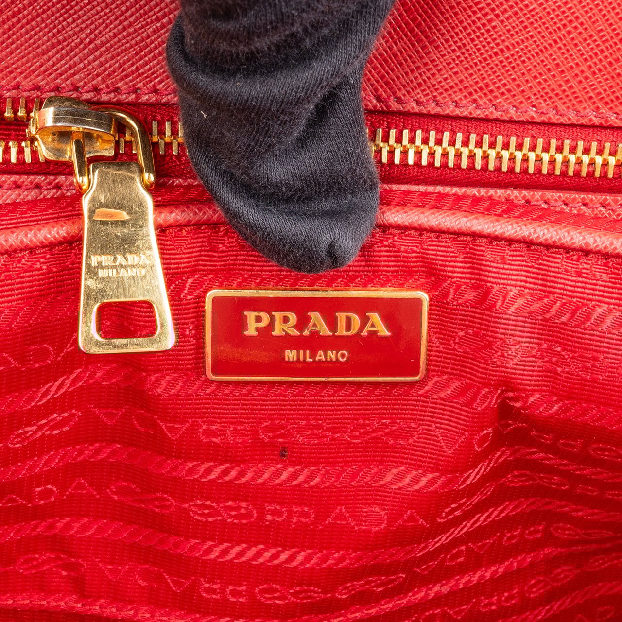 Prada Prada Red Saffiano Leather Galleria Handbag Rood