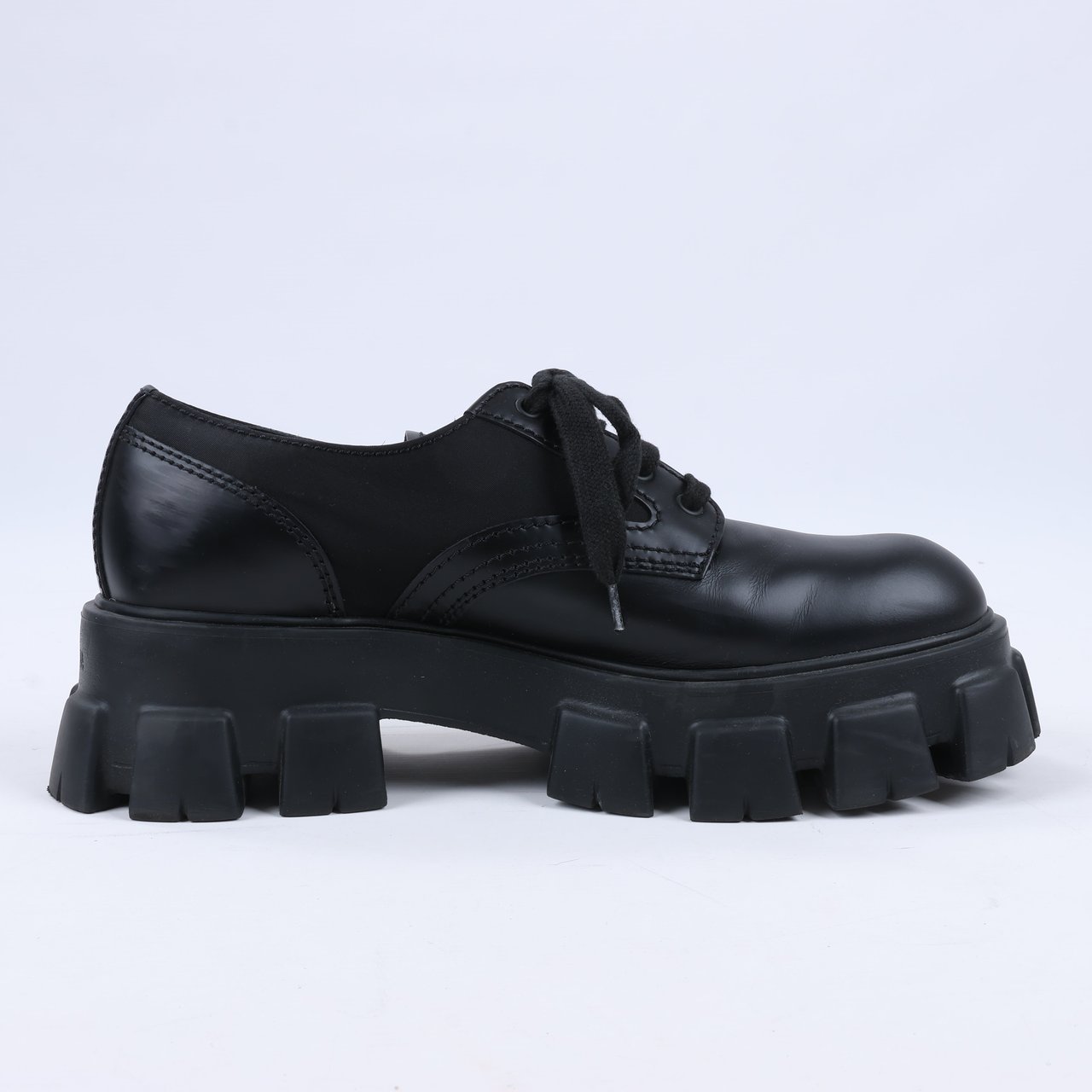 Prada Prada Monolith Nylon & Leather Leather Loafers in Black 2EE342, Size 42 EU Zwart