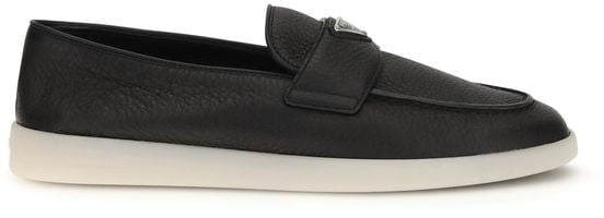 Prada Black Calf Leather Bos Taurus Slip-On Loafers Zwart
