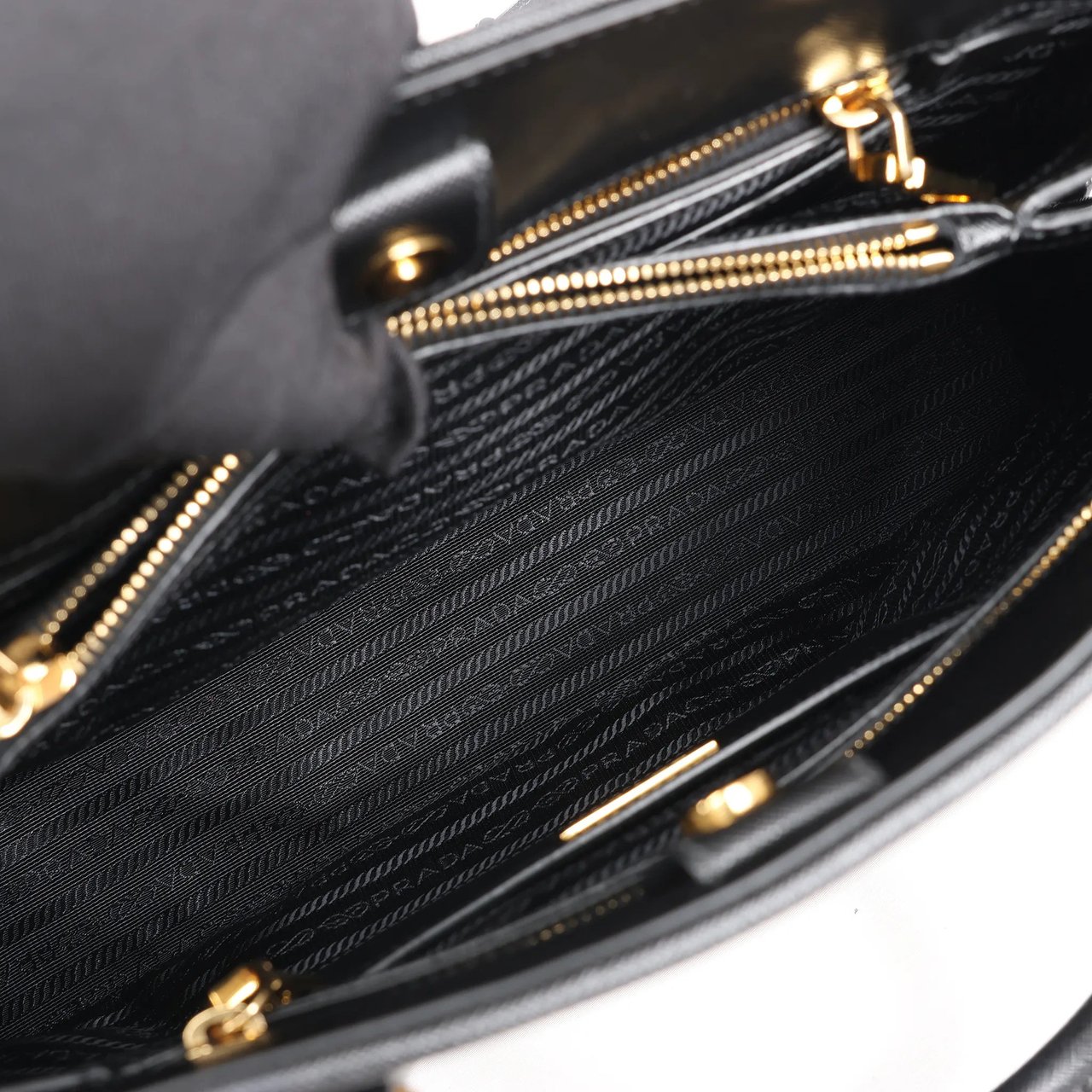 Prada Prada Promenade Saffiano Lux Leather 2Way Handbag in Black Zwart