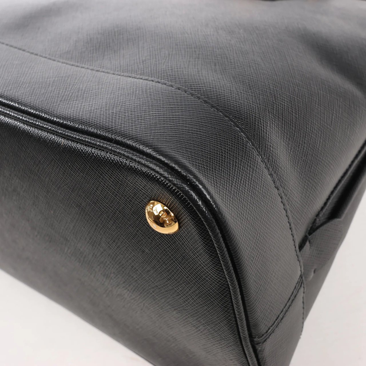 Prada Prada Promenade Saffiano Lux Leather 2Way Handbag in Black Zwart