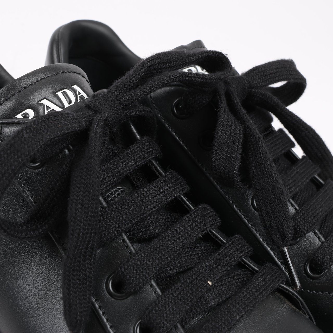 Prada PRADA Logo Leather Sneakers in Black × White 1E282N, Size 37.5 EU Zwart
