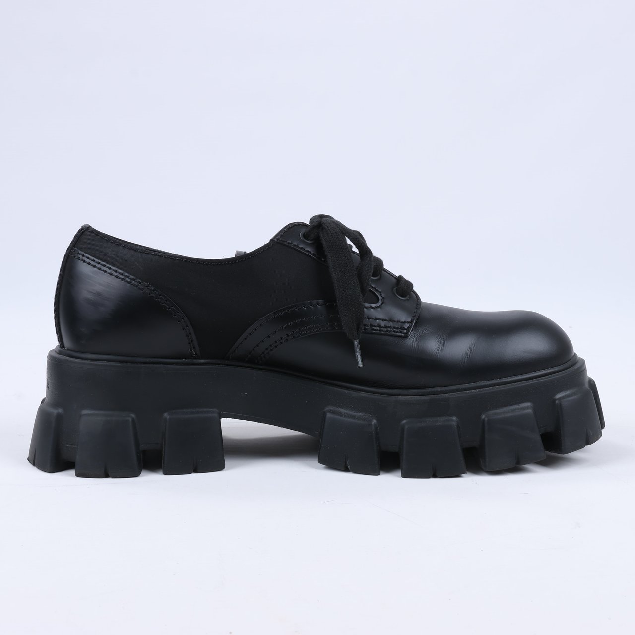Prada Prada Monolith Nylon & Leather Leather Loafers in Black 2EE342, Size 42 EU Zwart