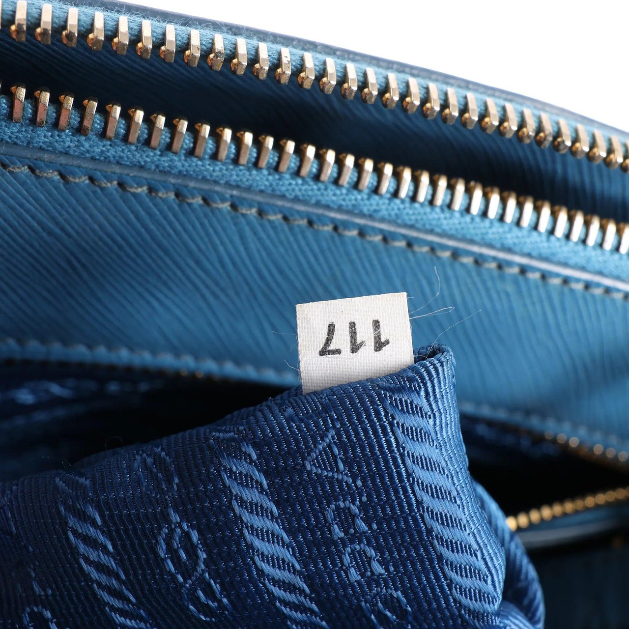 Prada Prada Galleria Saffiano Lux Leather 2Way Handbag in Blue Blauw