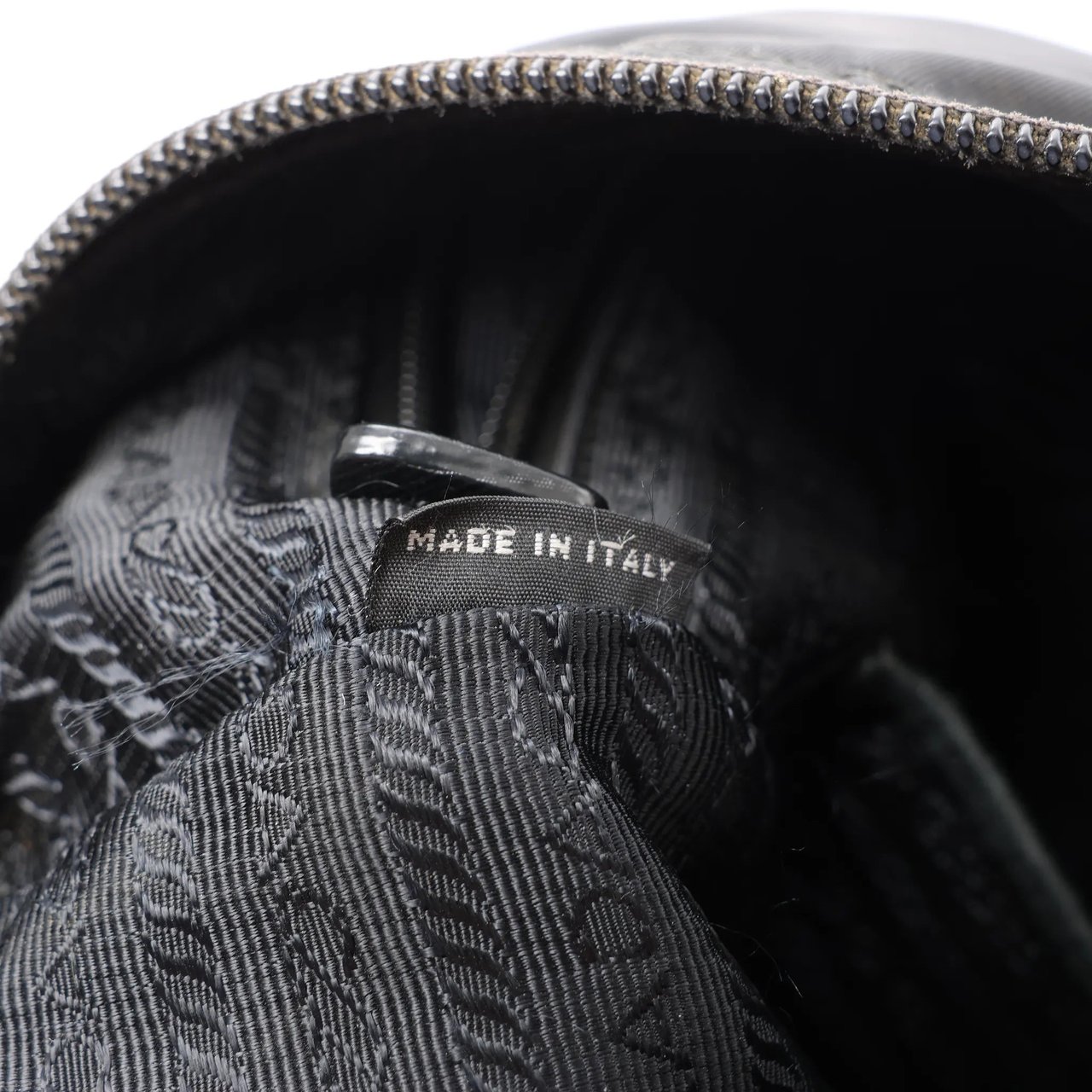 Prada Prada Tessuto Nylon Crossbody bag in Black BT0716 Zwart