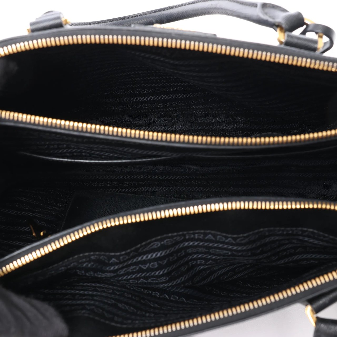 Prada Galleria Saffiano Lux Leather 2Way Handbag in Black Zwart