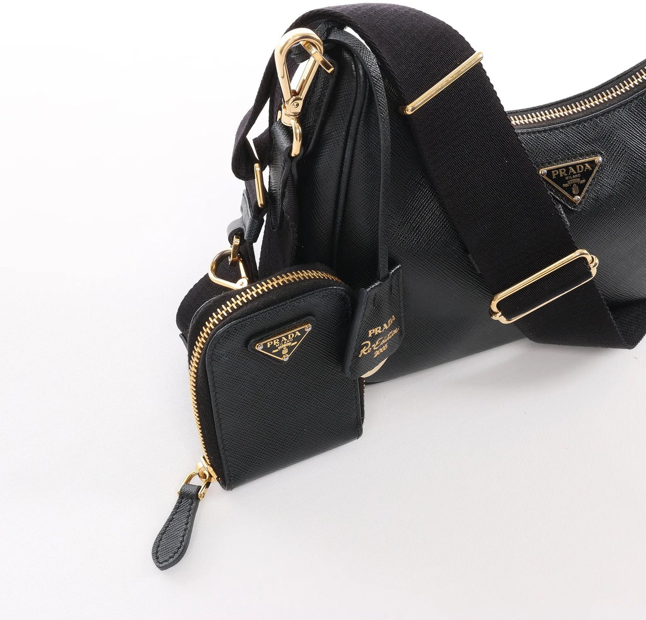 Prada Re-Edition 2005 Leather Crossbody Bag in Black Zwart