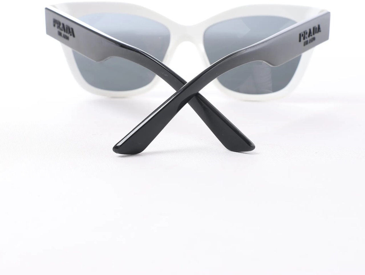 Prada SPR 23X Sunglasses in Black/White Zwart