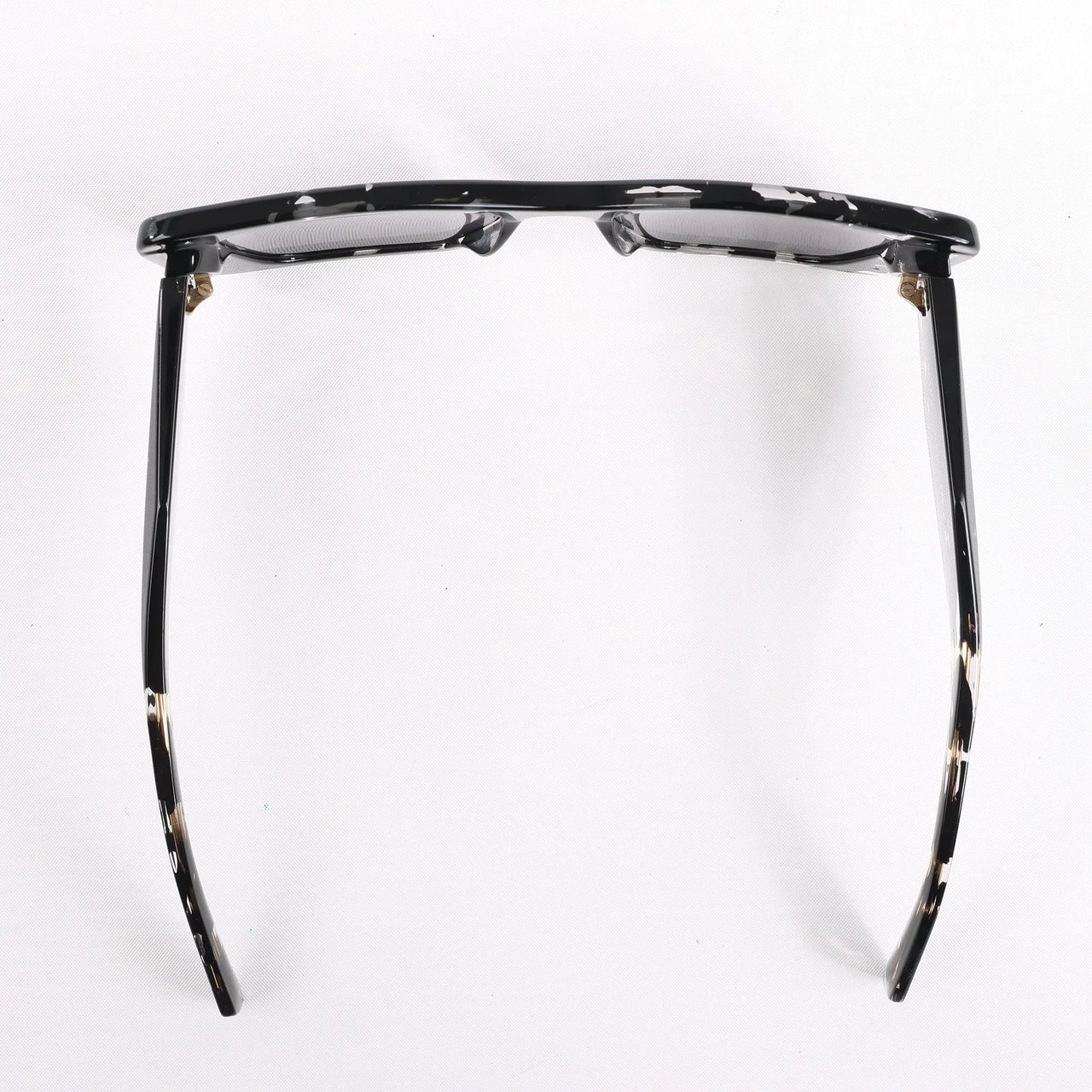 Prada Cat Eye-Frame Sunglasses in Black PR 08Y Zwart