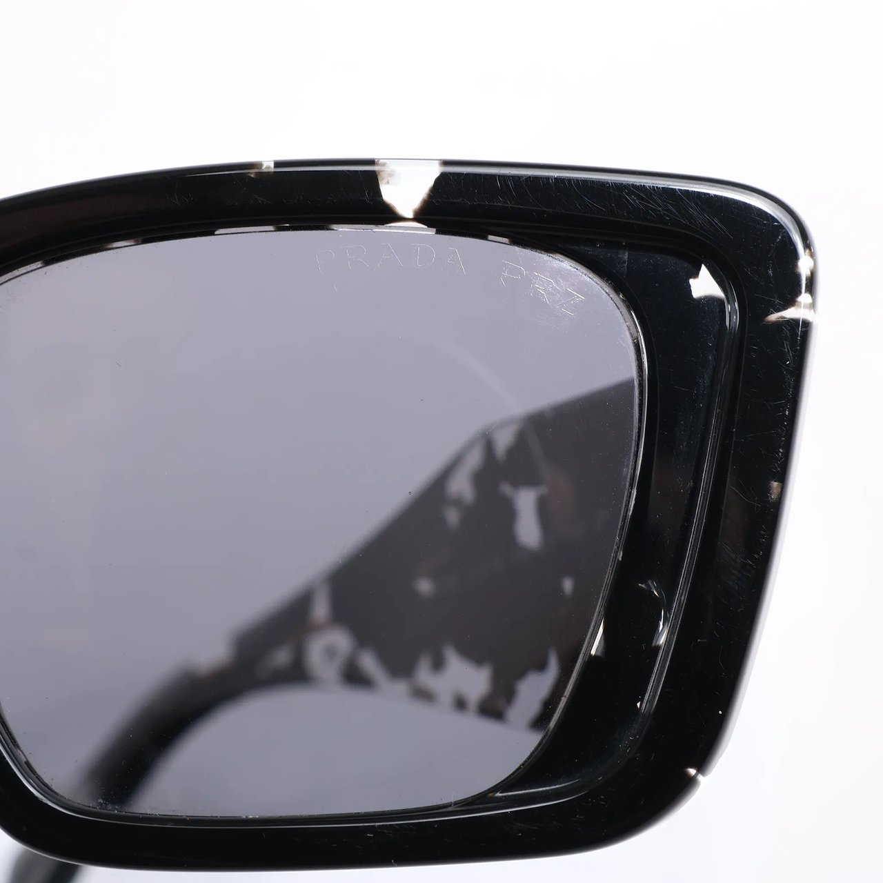 Prada Cat Eye-Frame Sunglasses in Black PR 08Y Zwart