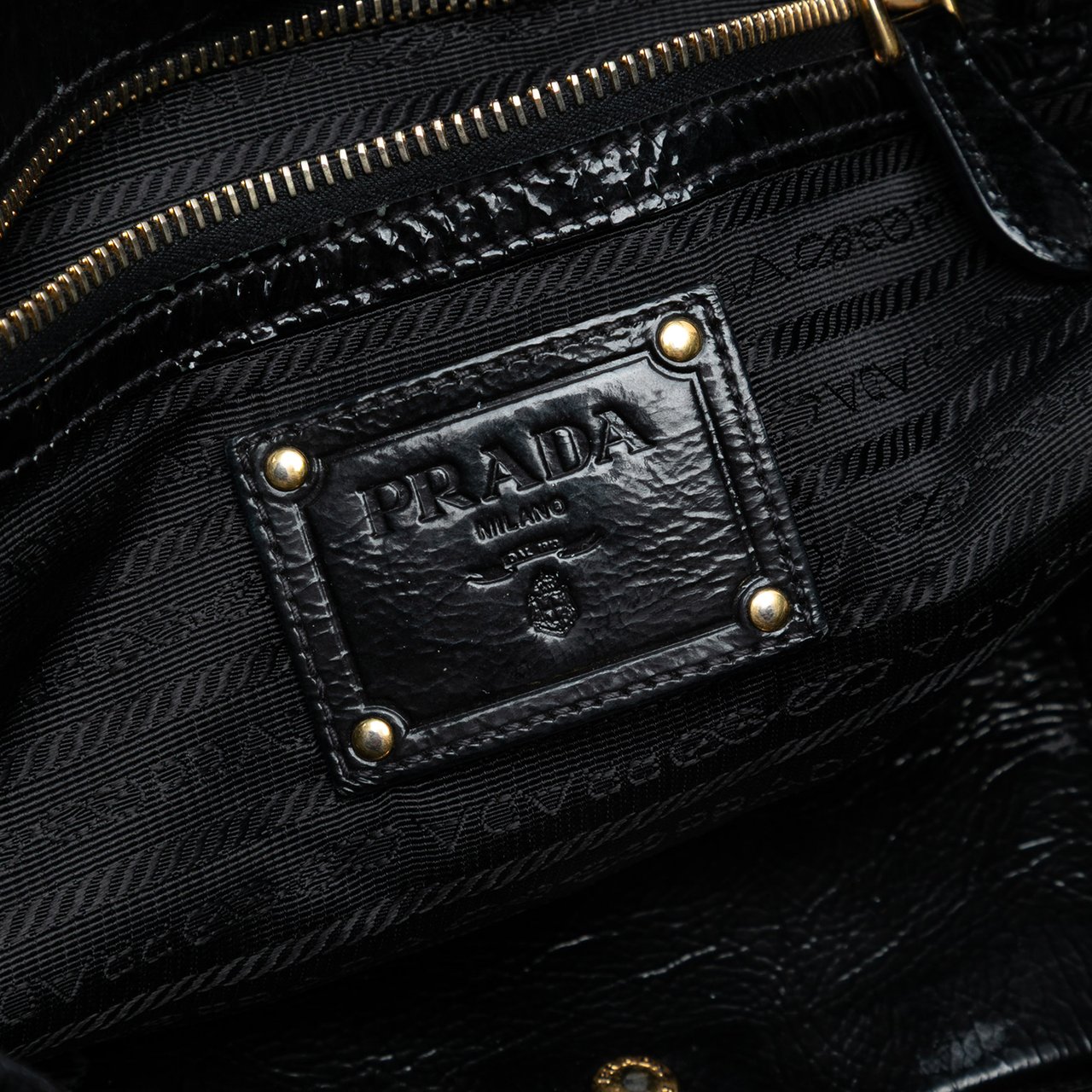 Prada Naplak Trimmed Tessuto Side Zip Tote Zwart