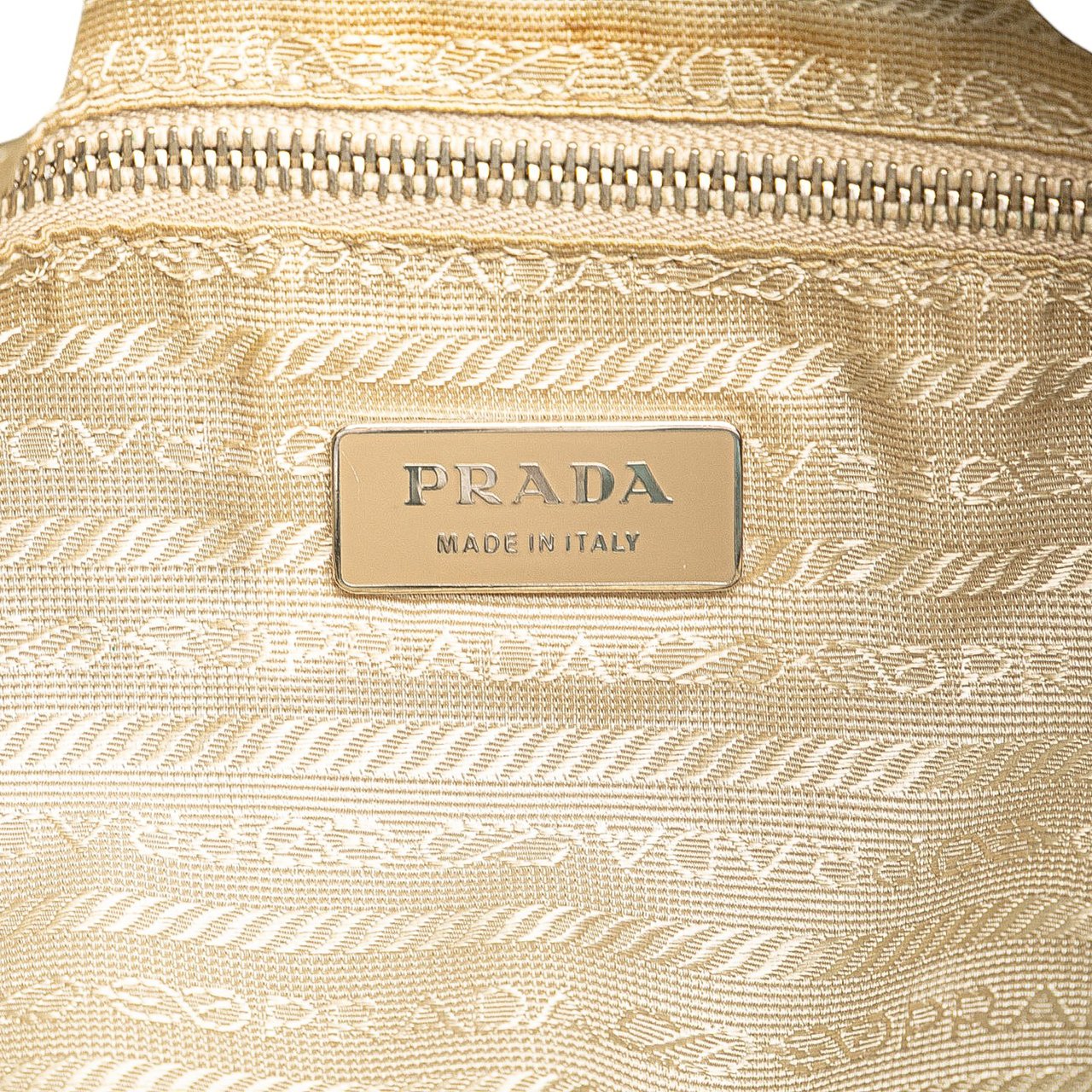 Prada Vitello Daino Shoulder Bag Blauw