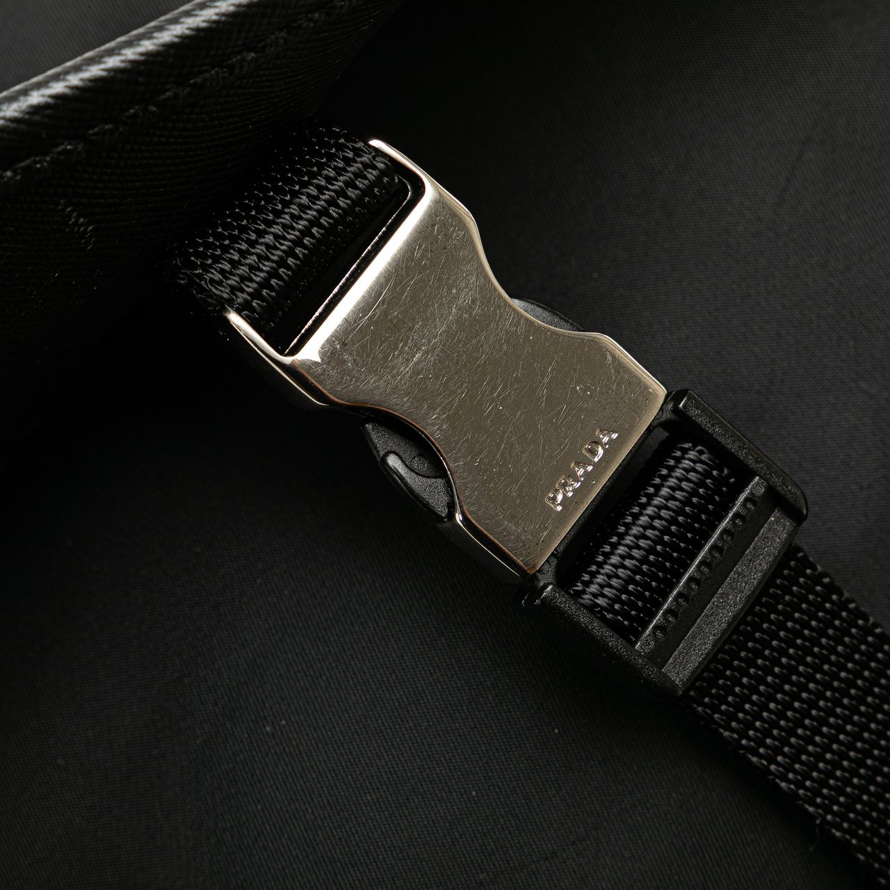 Prada Tessuto Buckle Messenger Bag Zwart