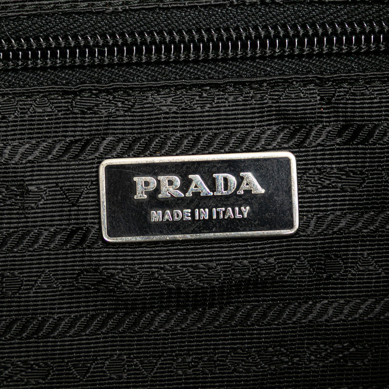 Prada Tessuto Zip Top Crossbody Zwart