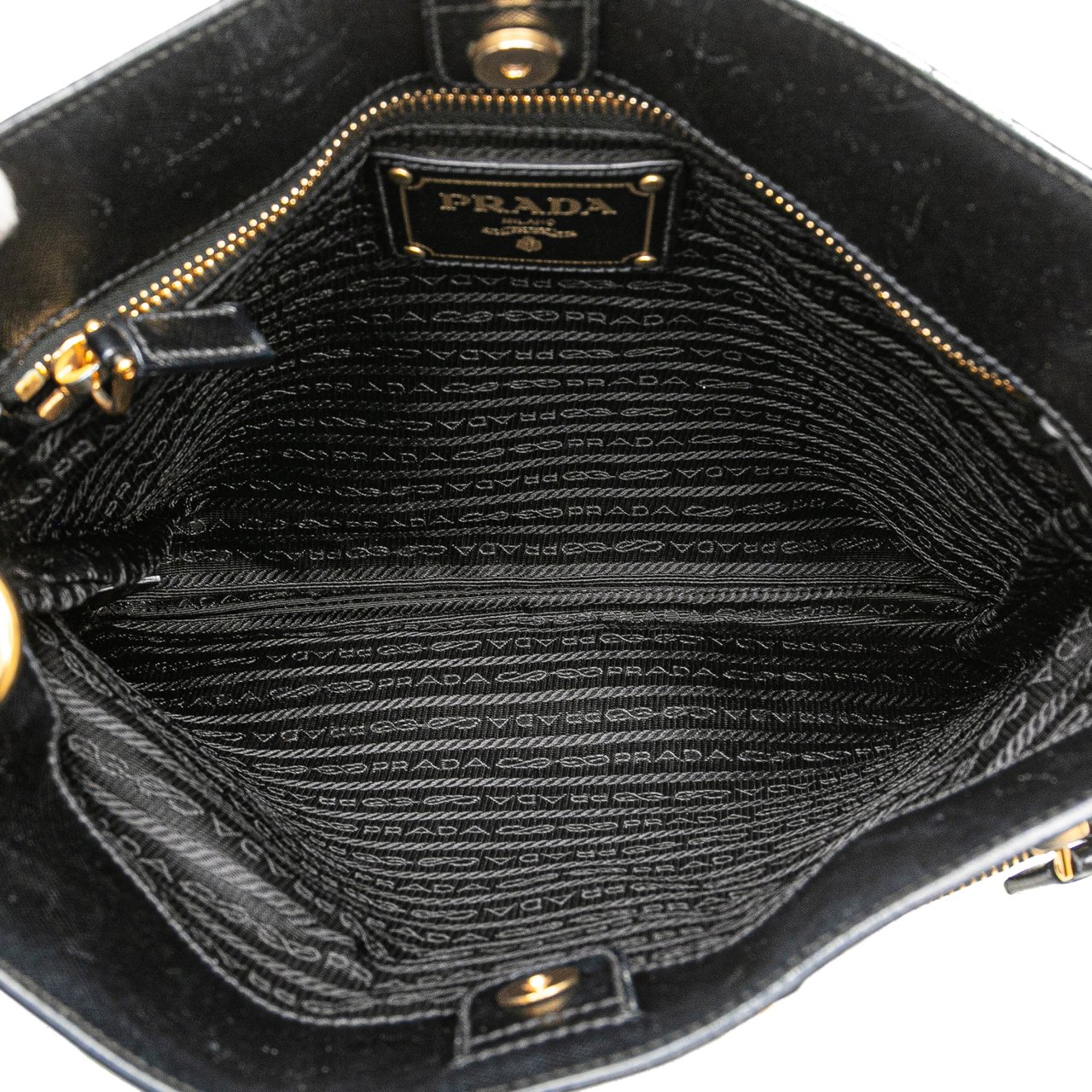 Prada Saffiano Trimmed Tessuto Snap Crossbody Zwart