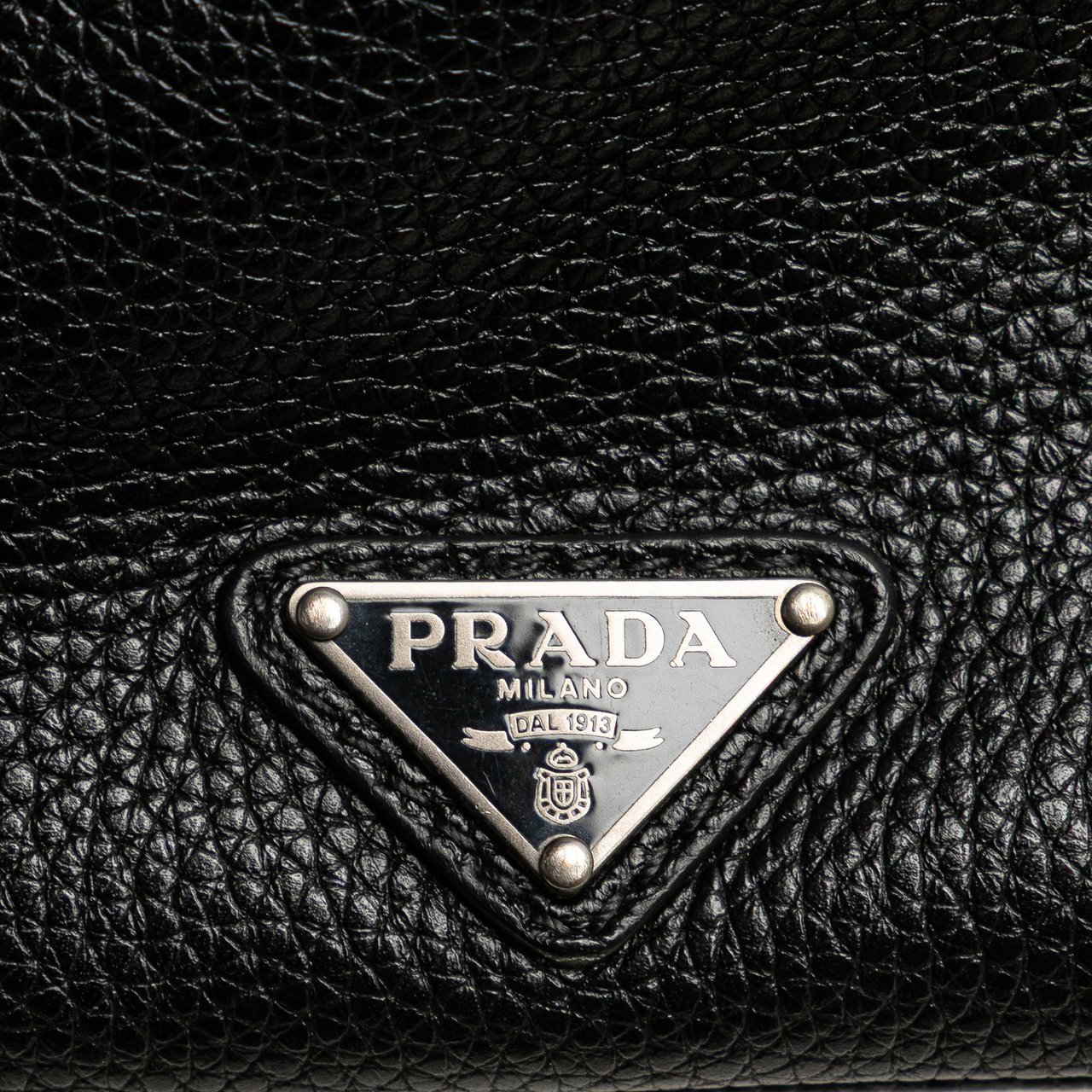 Prada Vitello Daino Wristlet Clutch Zwart