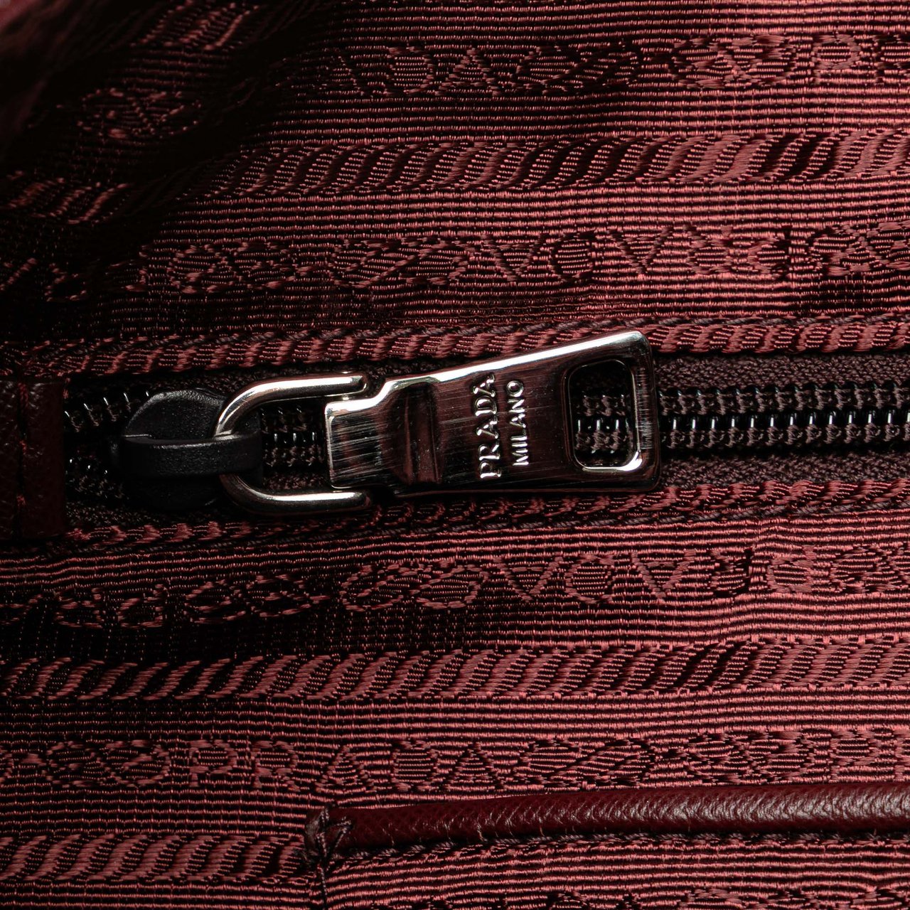 Prada Tessuto Stampato Tote Geel