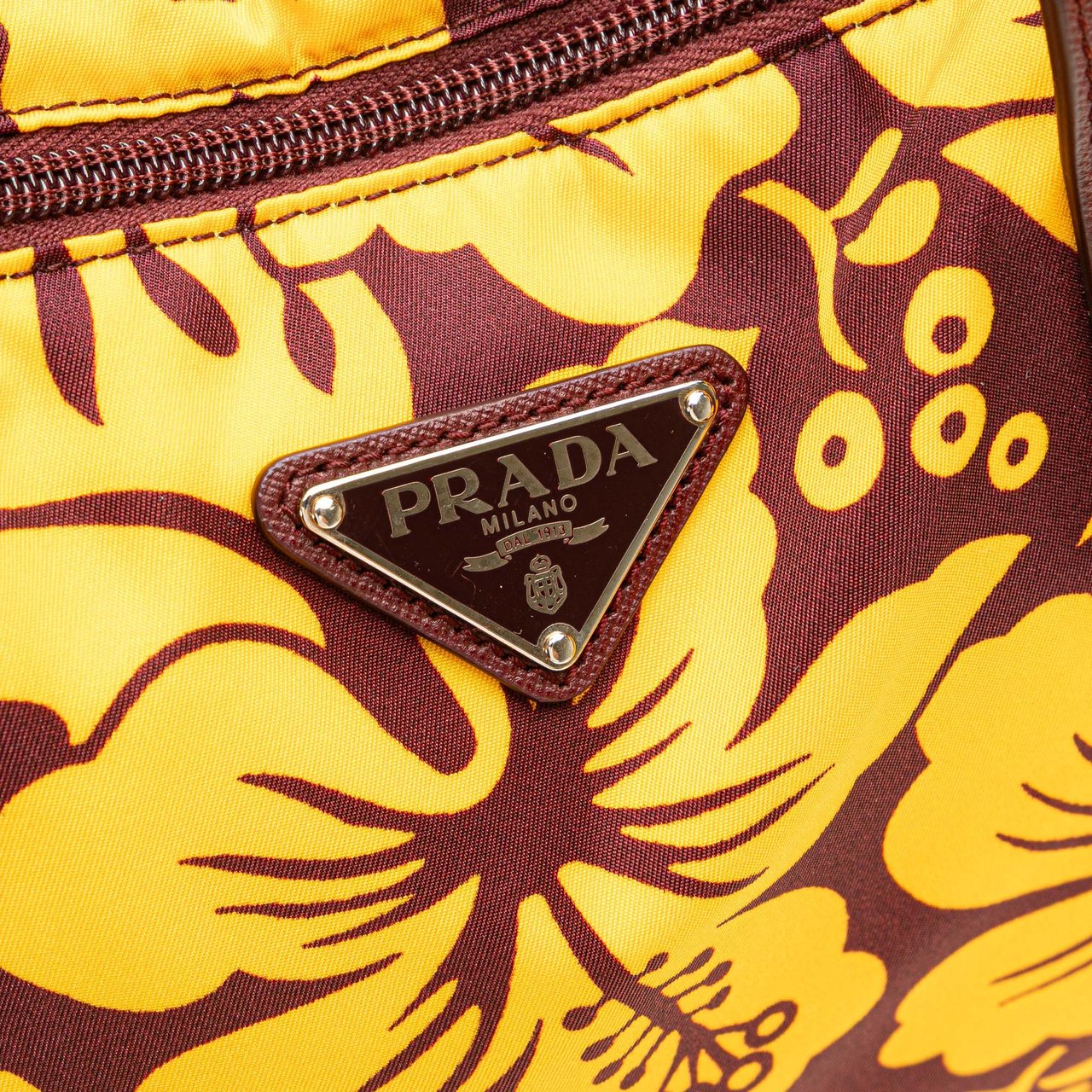 Prada Tessuto Stampato Tote Geel
