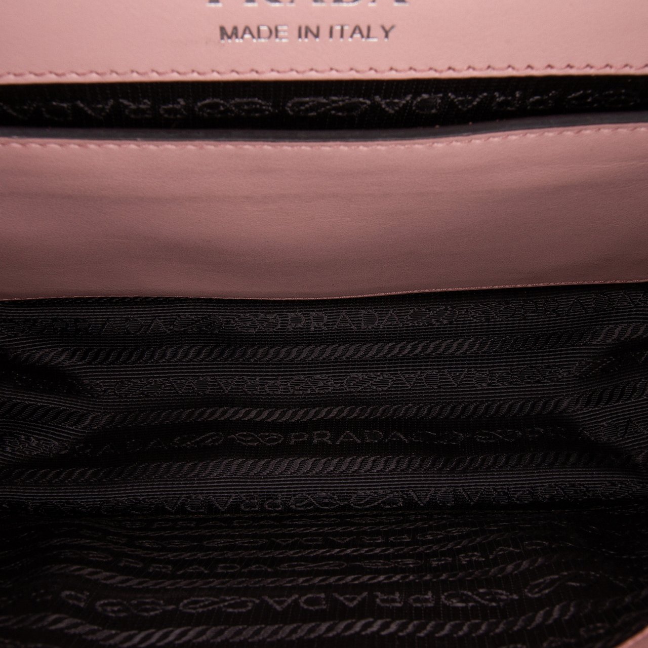 Prada City Calf Plex Ribbon Crossbody Roze