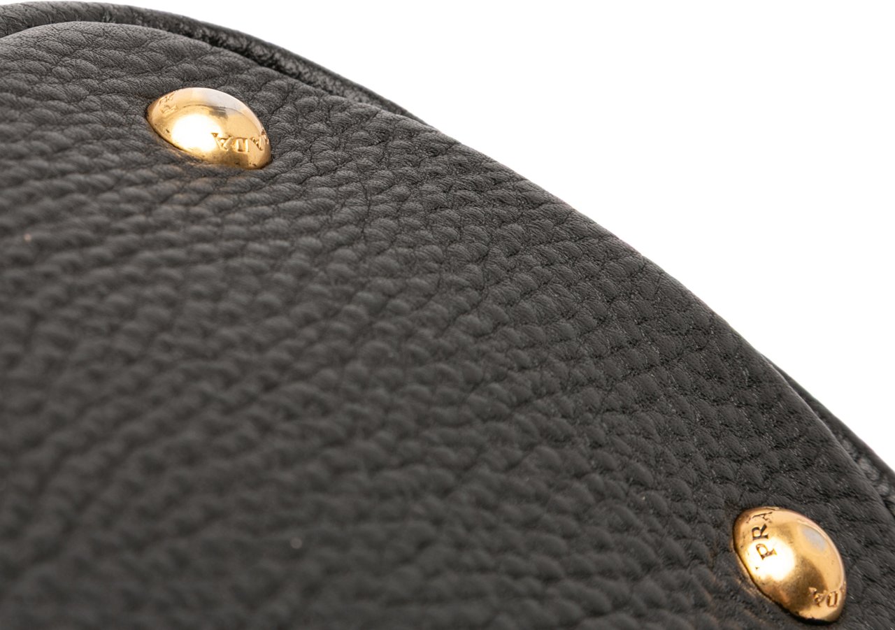 Prada Vitello Daino Side Zip Tote Zwart