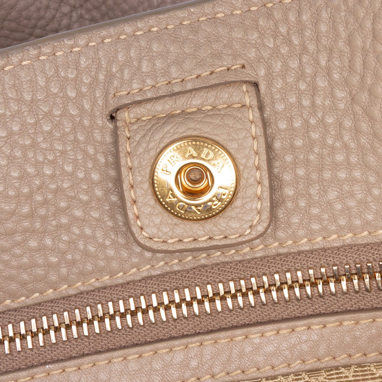 Prada Vitello Daino Open Convertible Tote Grijs