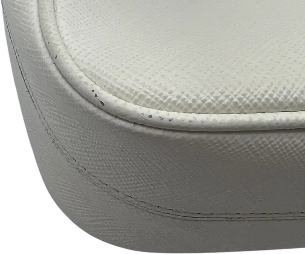 Prada Prada Re-Edition 2005 Handbag Saffiano Leather White Fullset / very good Wit