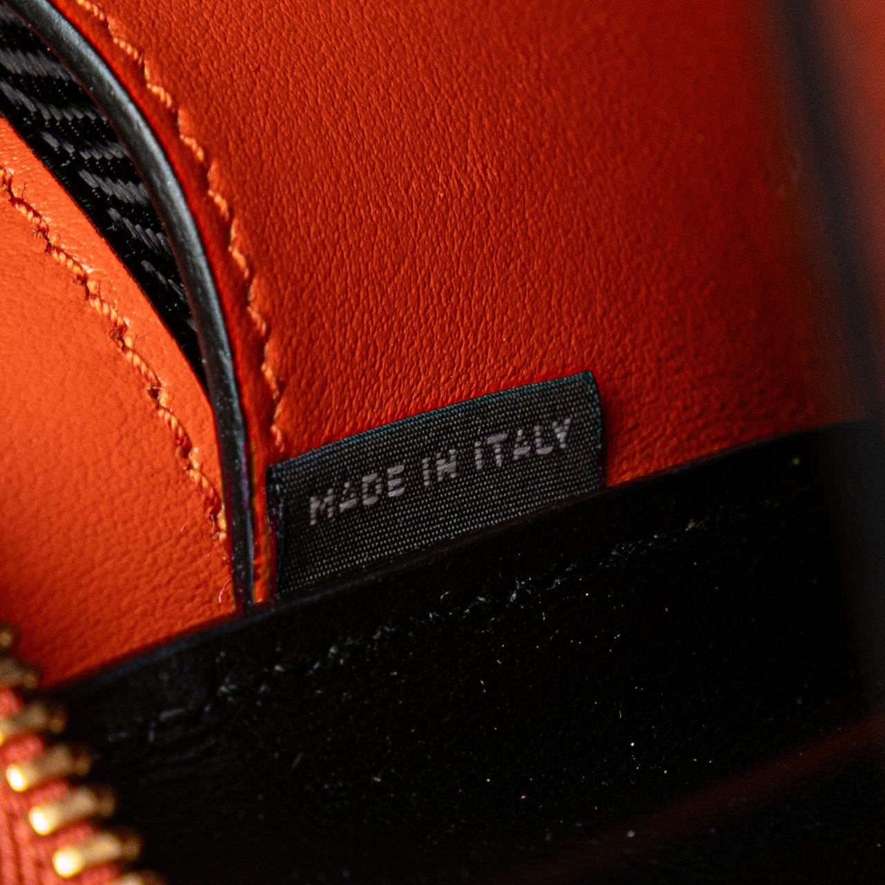 Prada Saffiano Vernice Esplanade Crossbody Oranje