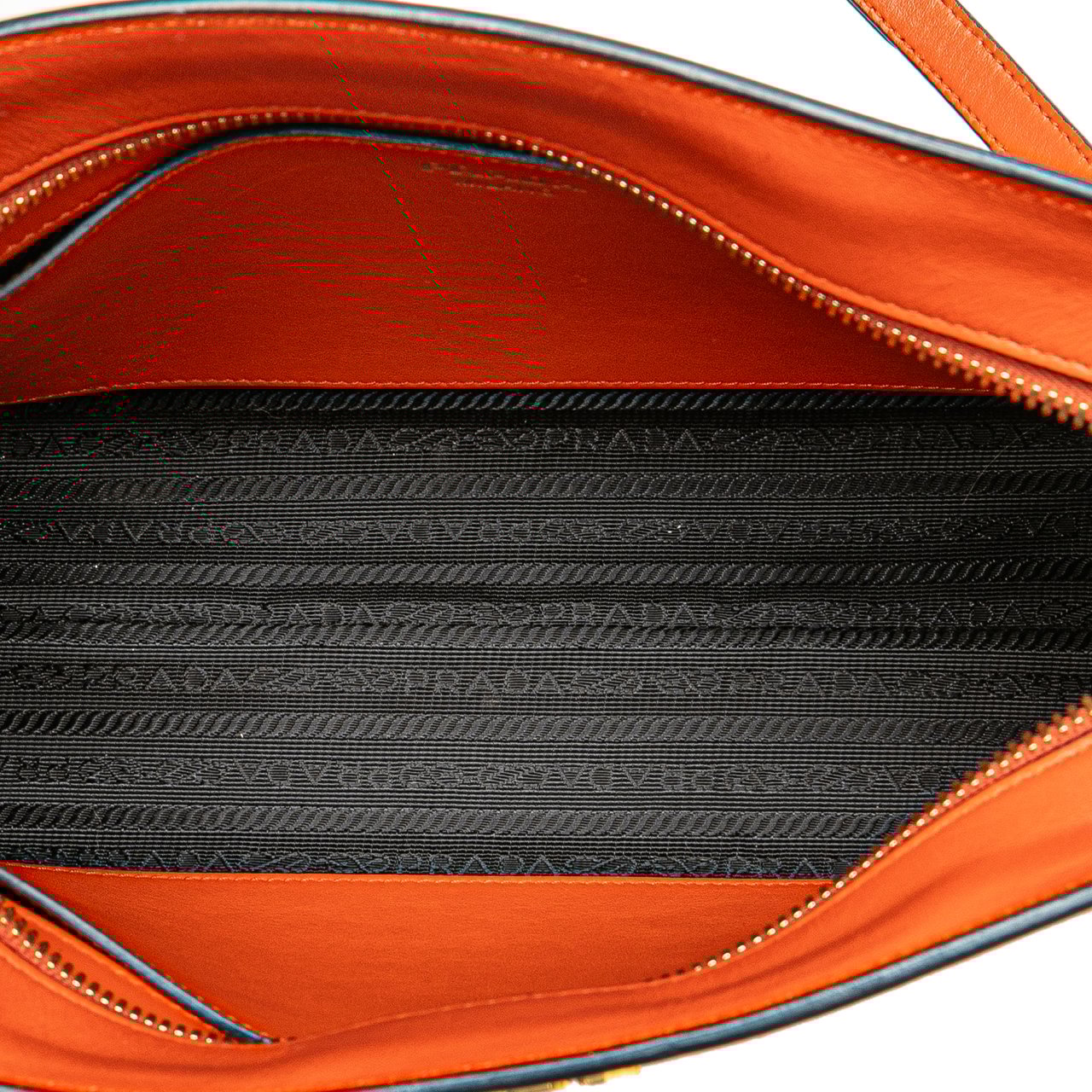 Prada Saffiano Vernice Esplanade Crossbody Oranje
