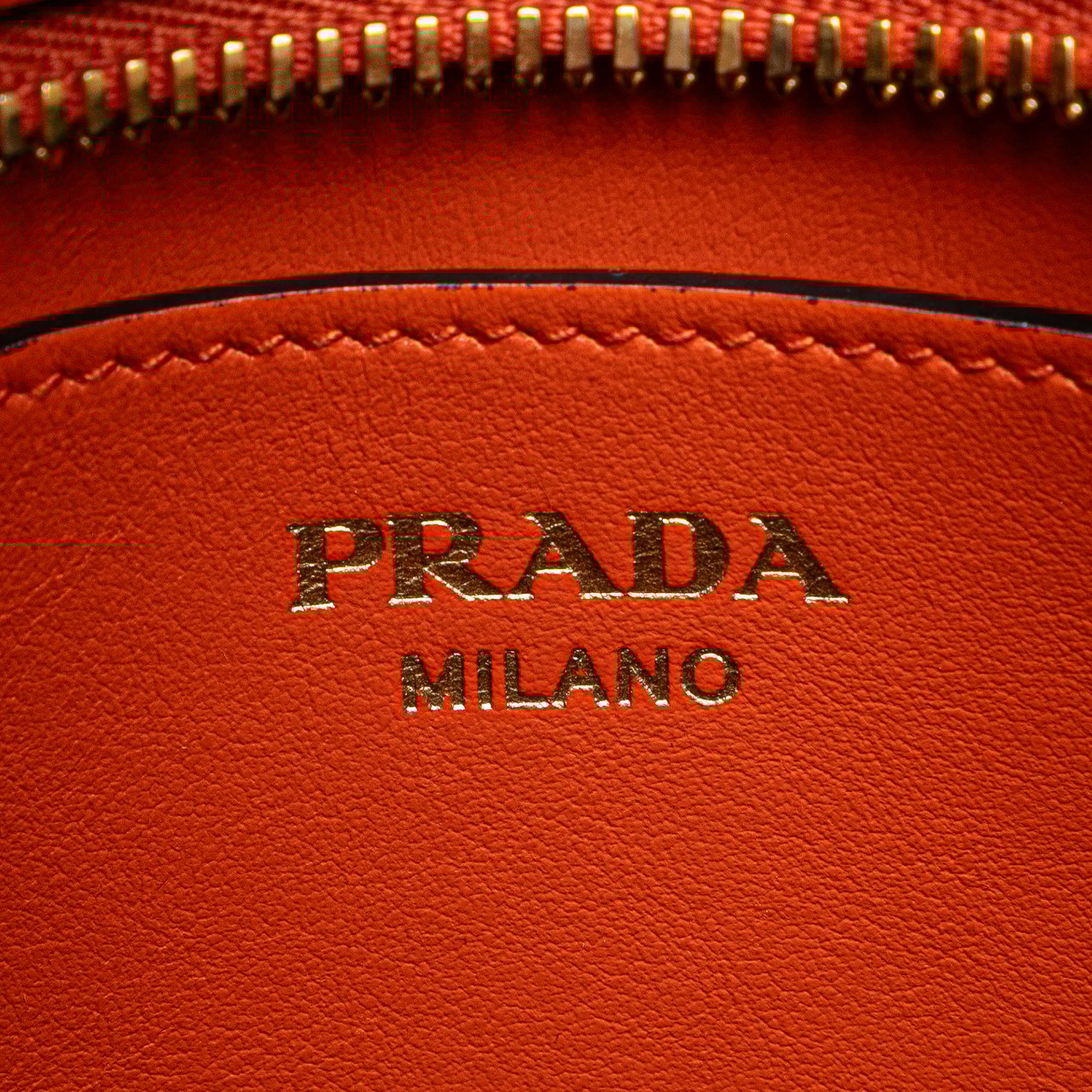 Prada Saffiano Vernice Esplanade Crossbody Oranje