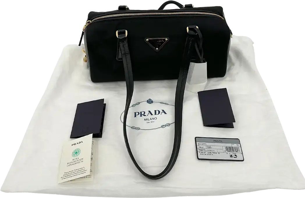 Prada Prada medium-sized handle bag made of Re-Nylon and leather / unworn Zwart