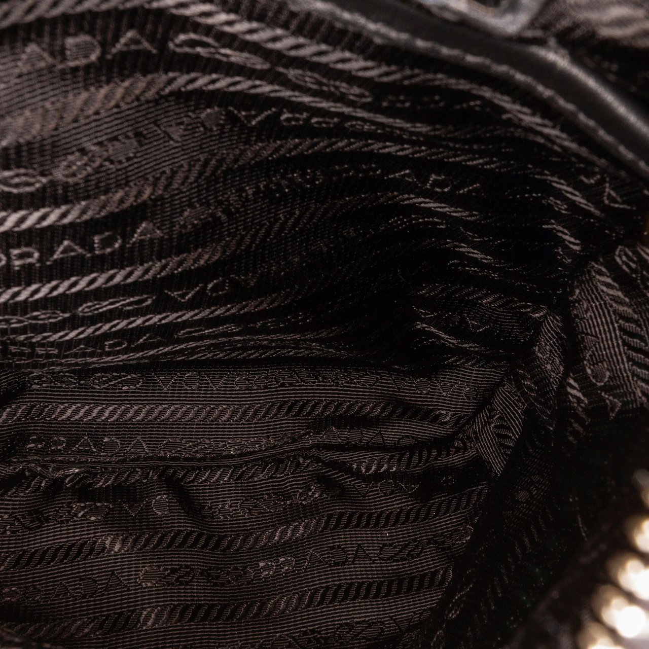 Prada Prada Cross Leather Bag Zwart