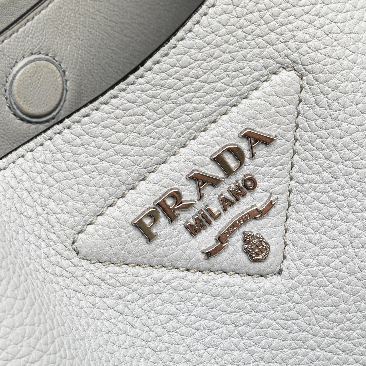 Prada Vitello Daino Dynamique Hobo Wit