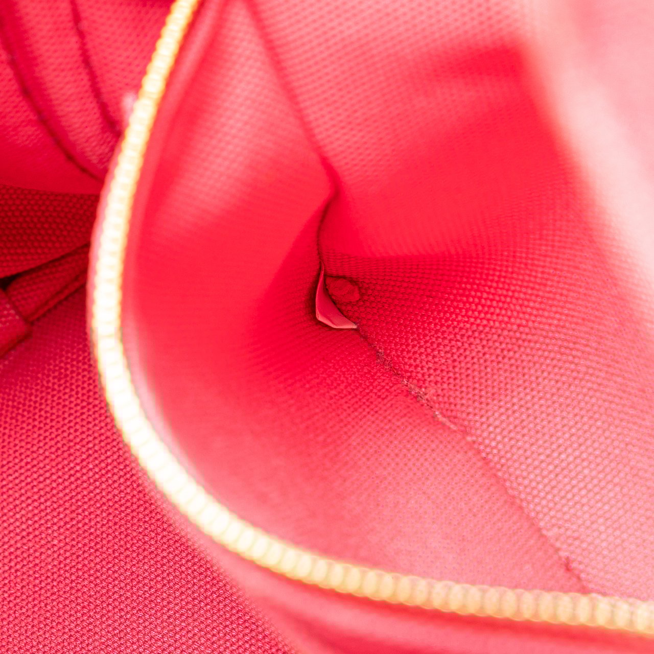 Prada Small Canvas Canapa Logo Satchel Roze