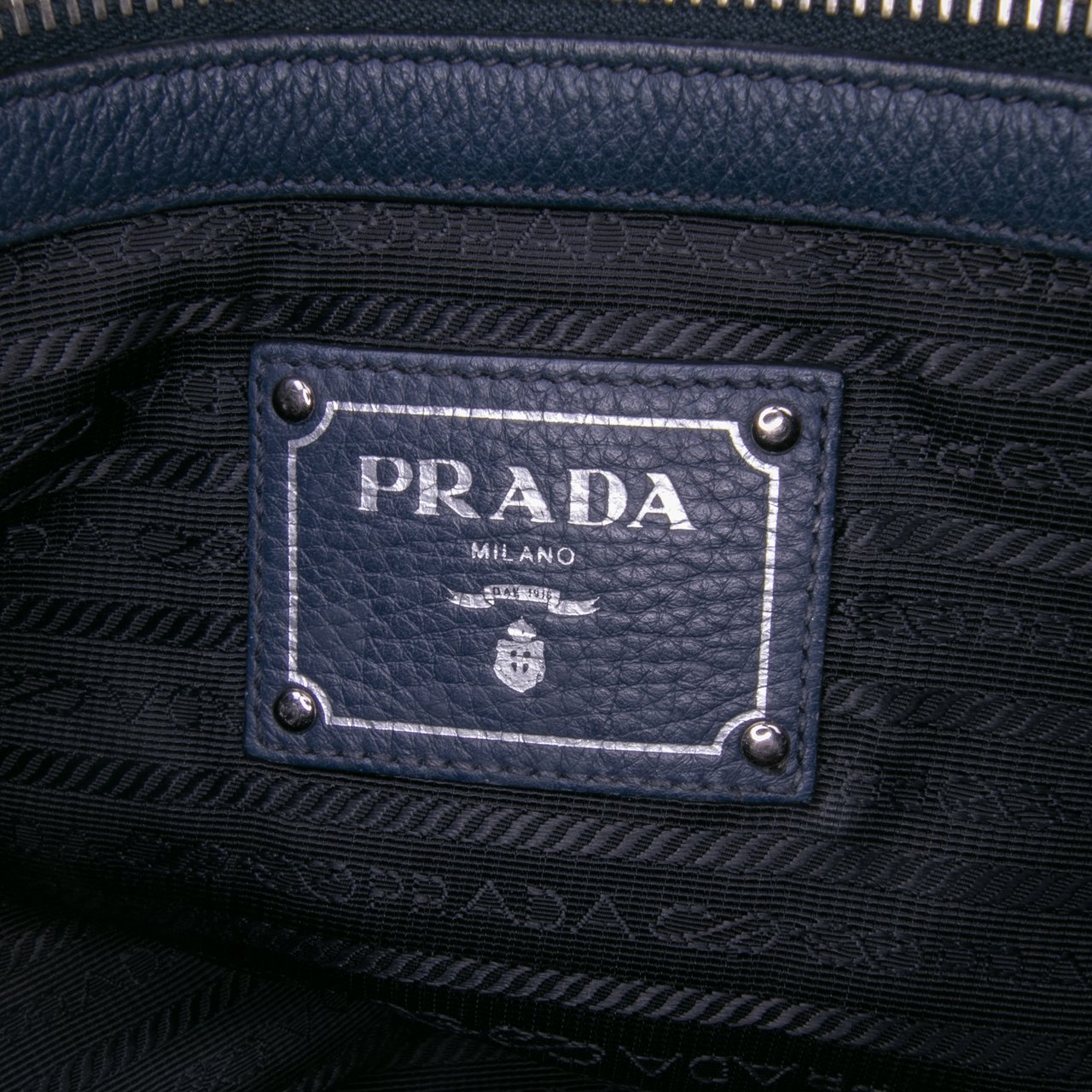 Prada Vitello Phenix Side Zip Shopper Tote Blauw