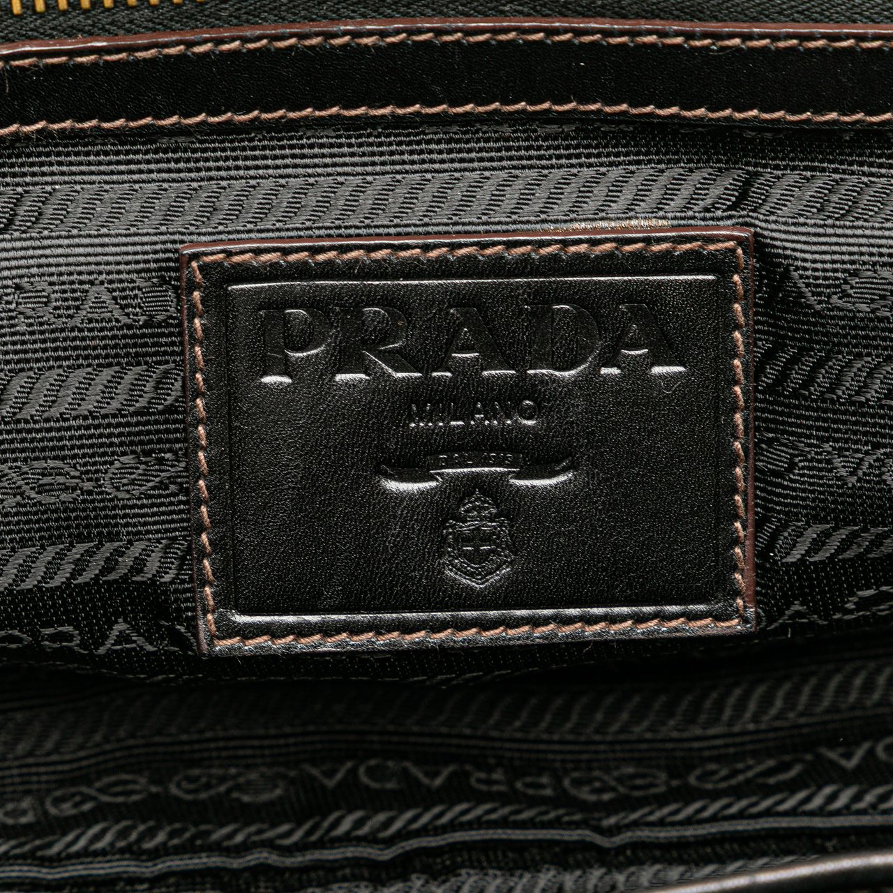 Prada Velvet Logo Frame Shoulder Bag Zwart