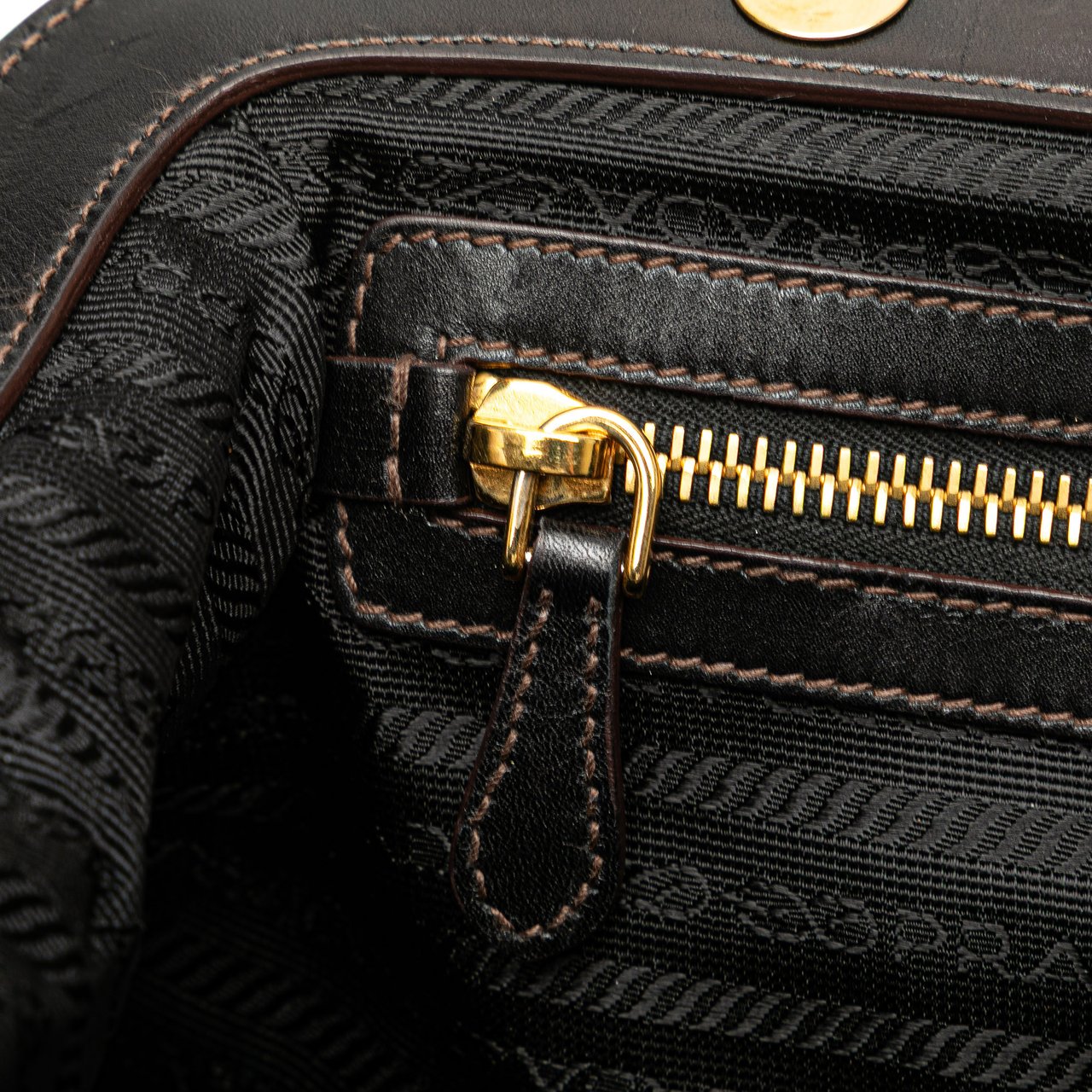 Prada Velvet Logo Frame Shoulder Bag Zwart