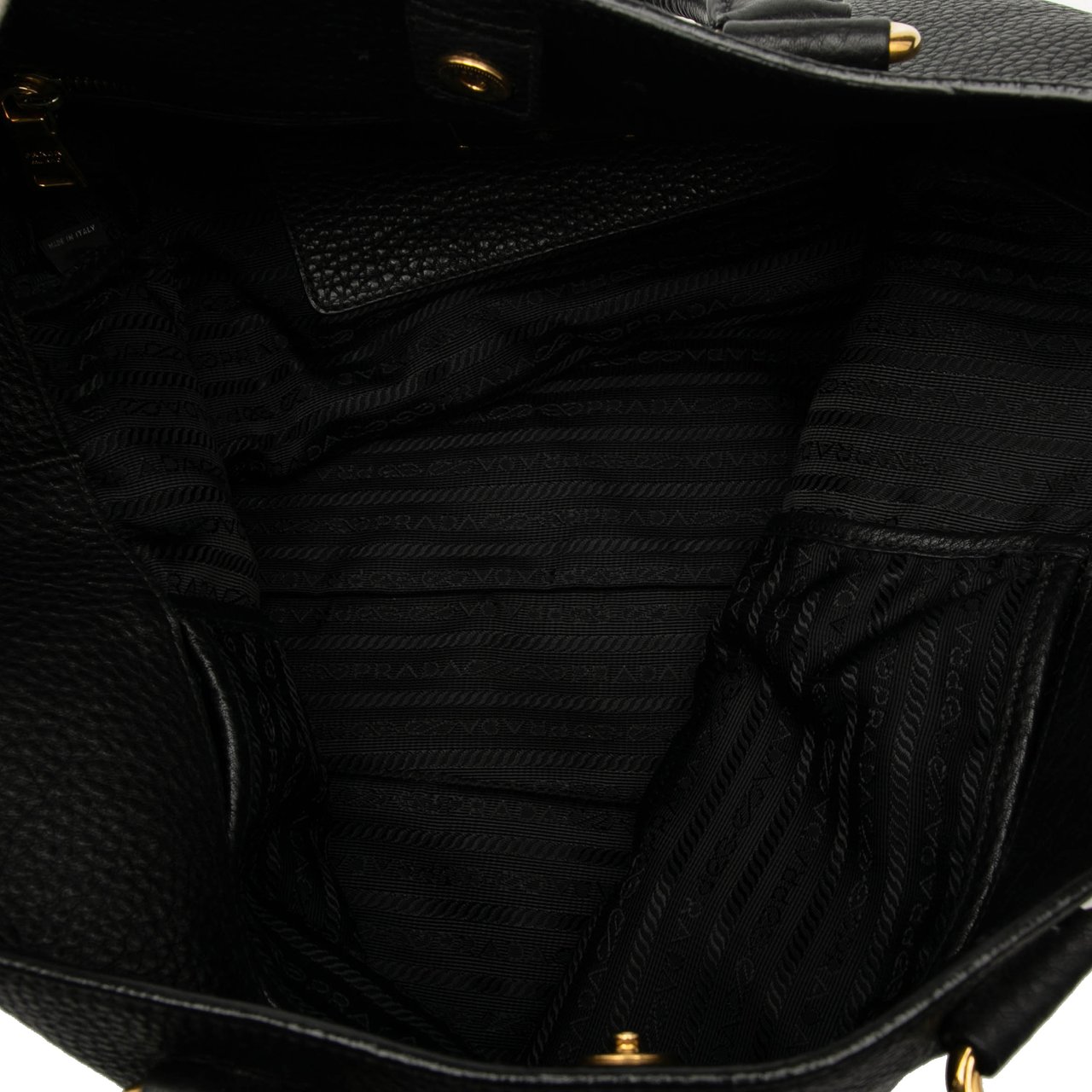 Prada Vitello Daino Open Convertible Tote Zwart