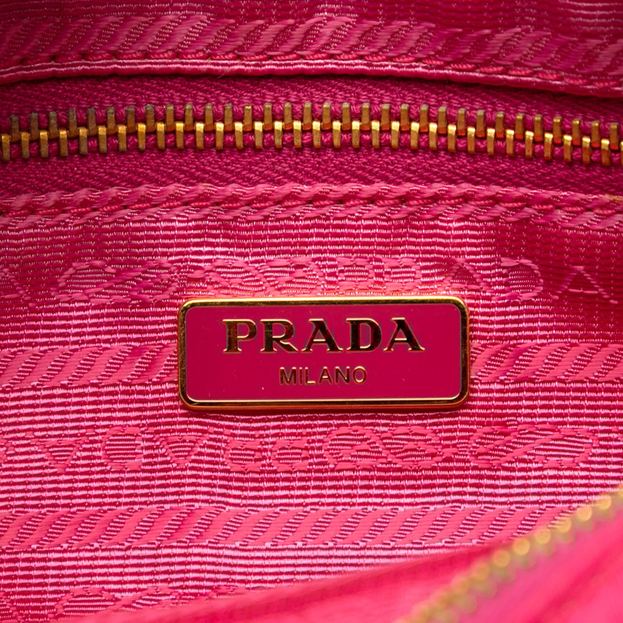 Prada Tessuto Pouch Roze
