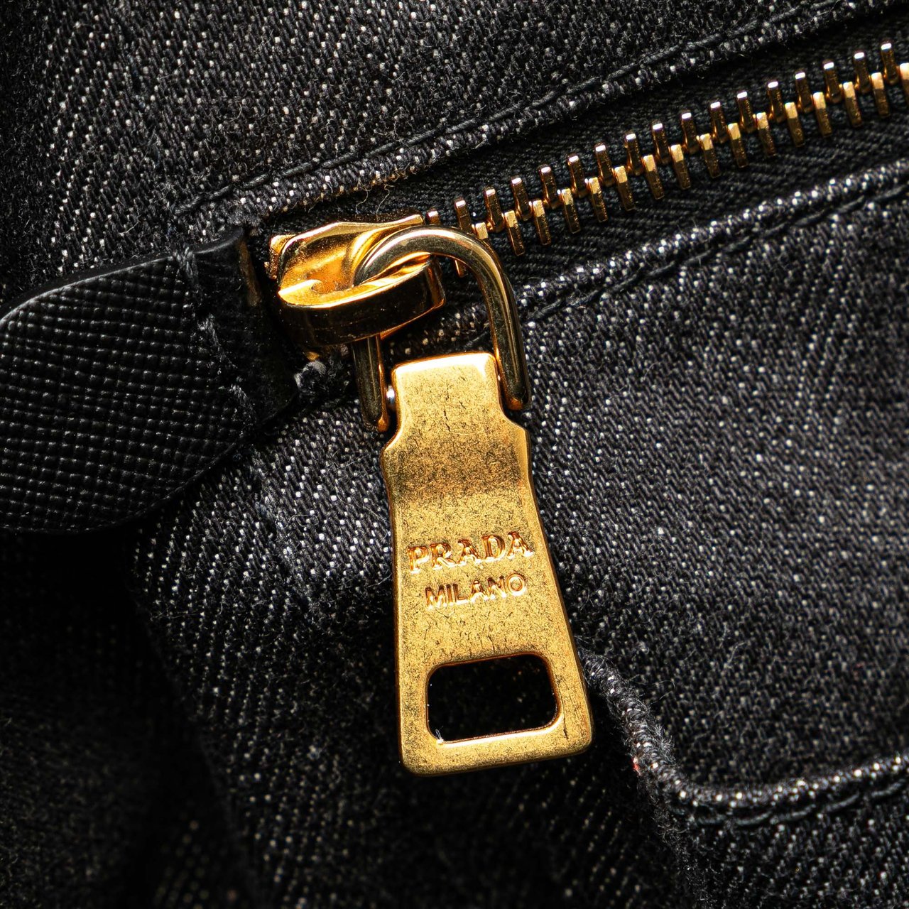 Prada Denim Canapa Logo Satchel Grijs