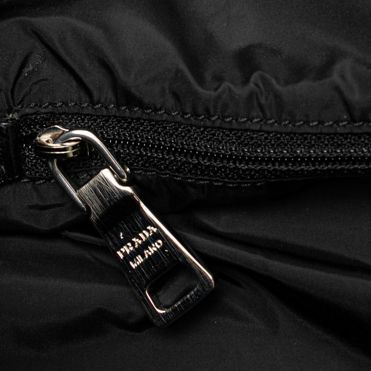 Prada Tessuto Stampato I Heart Prada Tote Zwart