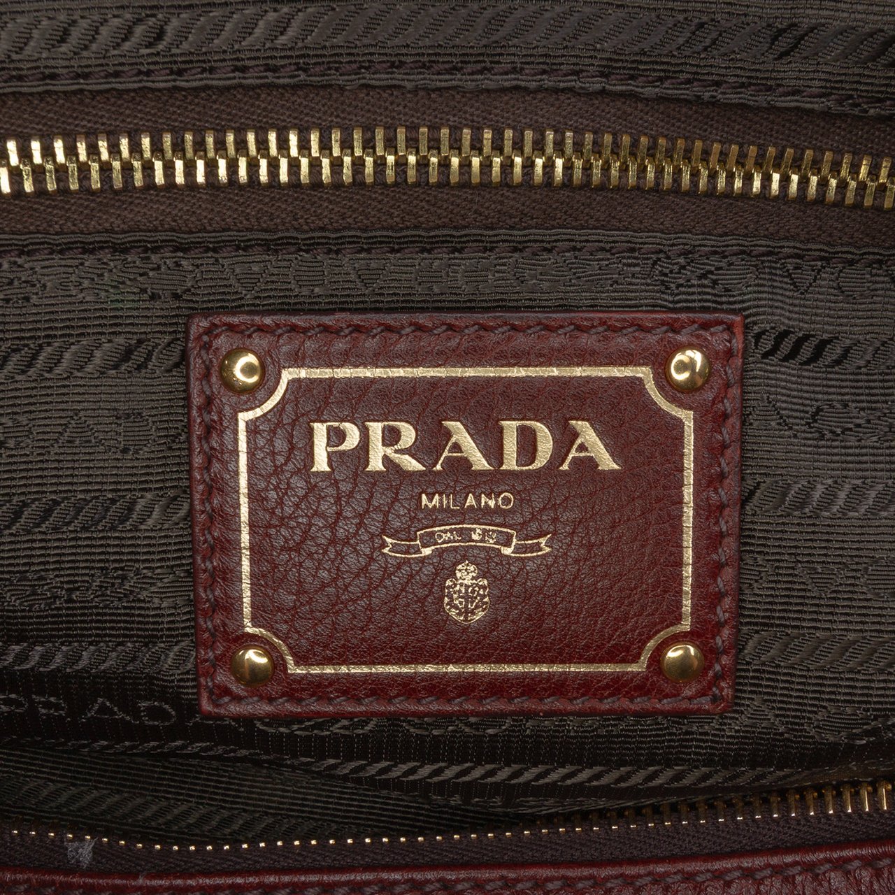 Prada Vitello Daino Zip Top Satchel Rood
