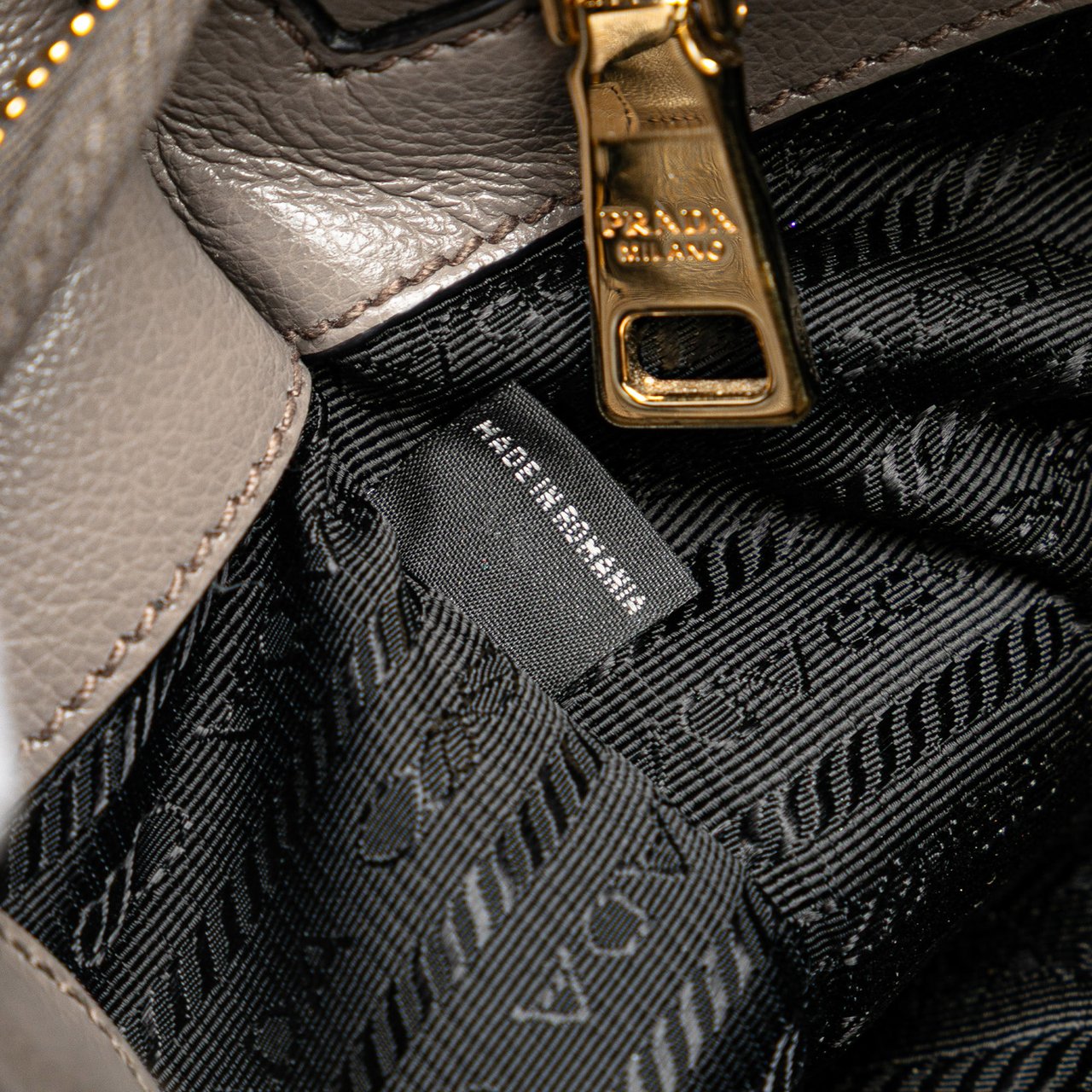 Prada Glace Calf Satchel Grijs