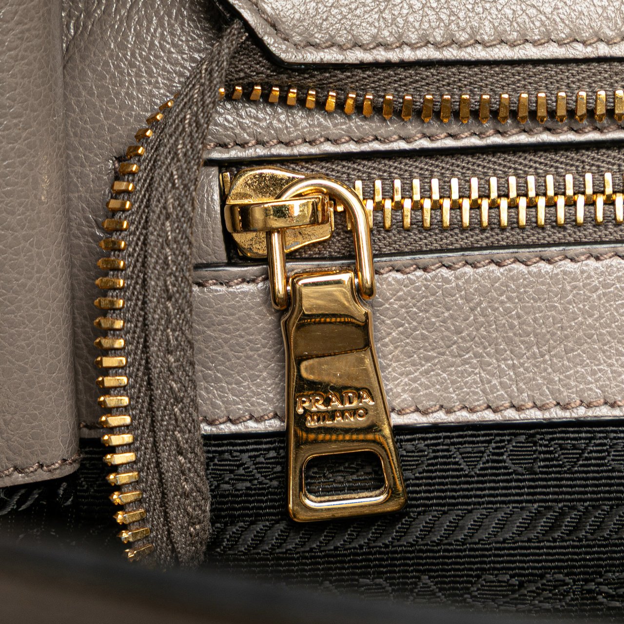 Prada Glace Calf Satchel Grijs